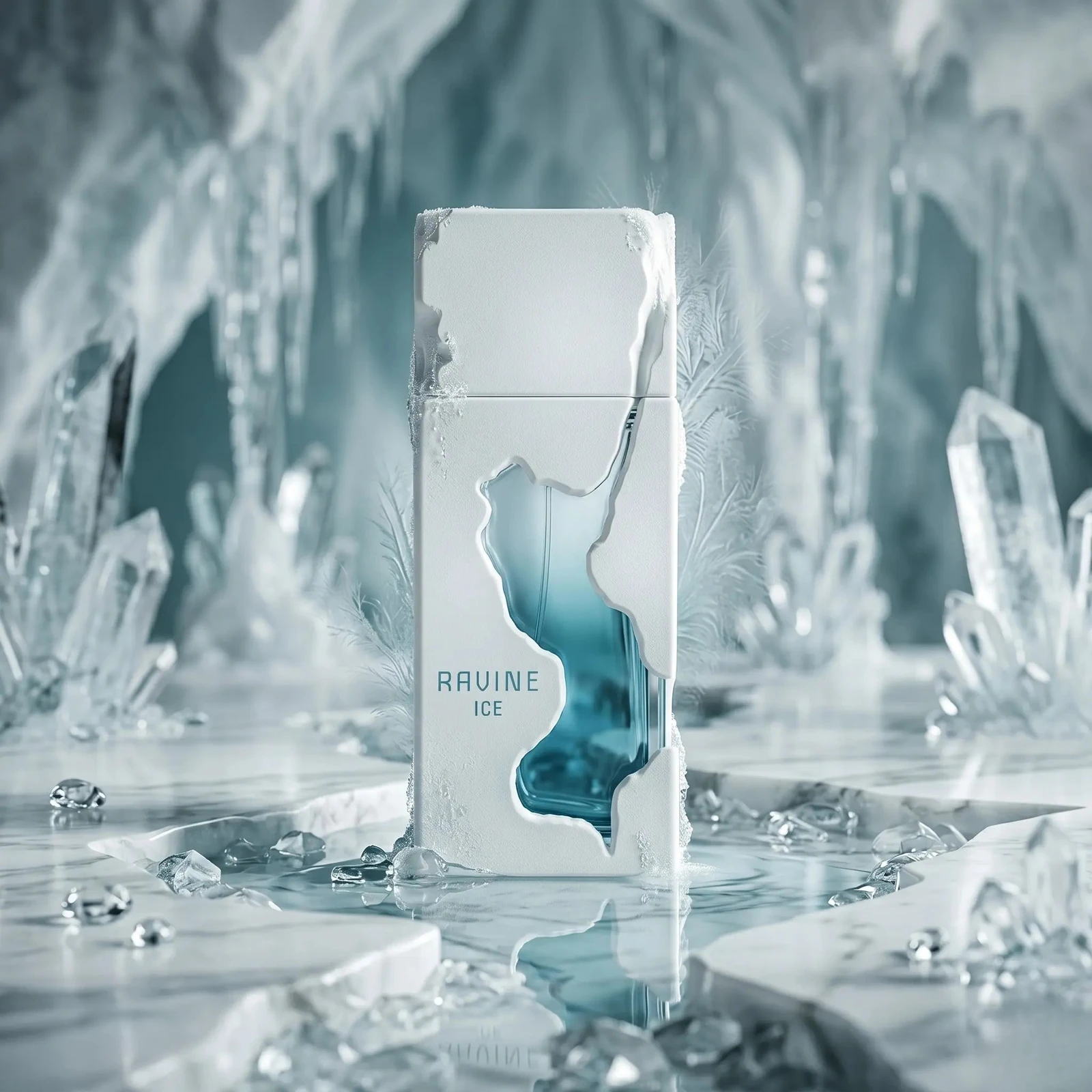 French Avenue Ravine Ice · 100 ml · Unisex — el frasco fotografiado en una escena de ambiente