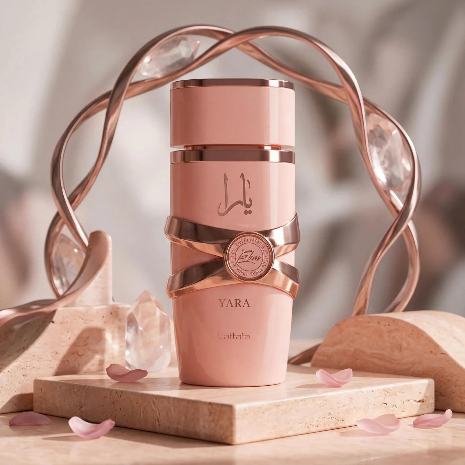 Lattafa Yara Elixir · Eau de Parfum 100 ml · para Mujer — el frasco fotografiado en una escena de ambiente